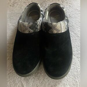 Dansko Leather Slip-On Shoes Size 39/ 
US.  8 1/2 - 9